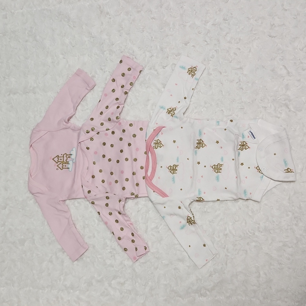 3 Newborn long sleeve onsie